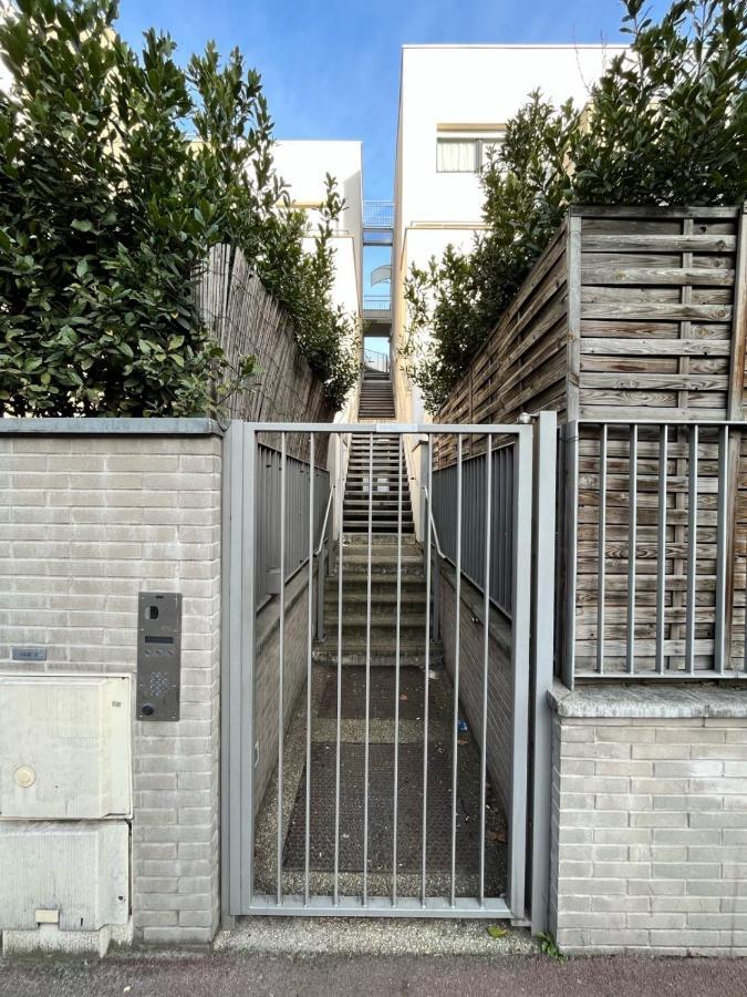 Modern And Bright Apartment Near Paris La Courneuve Luaran gambar